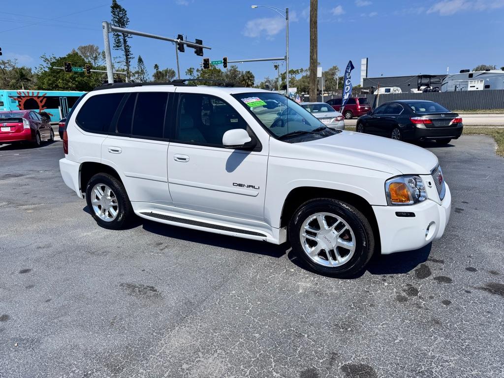 2007 GMC Envoy - 1GKES63M272154388 - Image #1