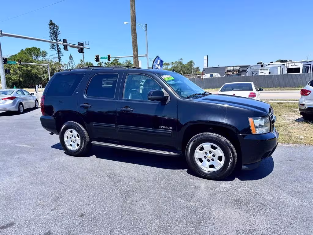 2013 Chevrolet Tahoe - 1GNSKBE00DR106559 - Image #1